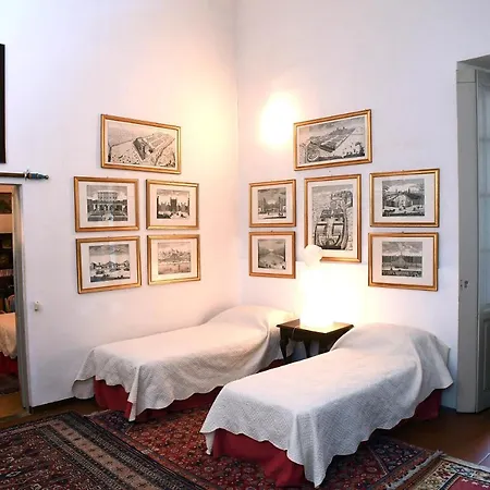 Апартаменты Charme E Storia Apartment In Brescia Center