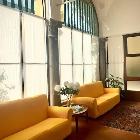 Charme E Storia Apartment In Brescia Center Lejlighed *