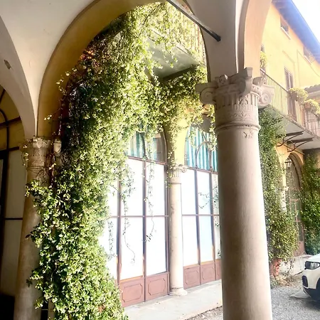 Апартаменты Charme E Storia Apartment In Brescia Center