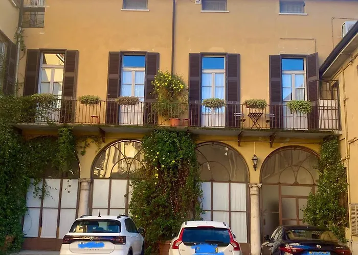 Charme E Storia Apartment In Brescia Center * Brescia