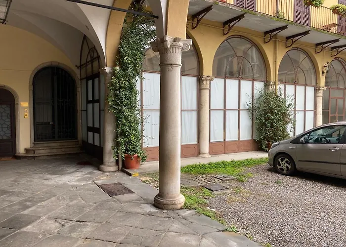 Charme E Storia Apartment In Brescia Center